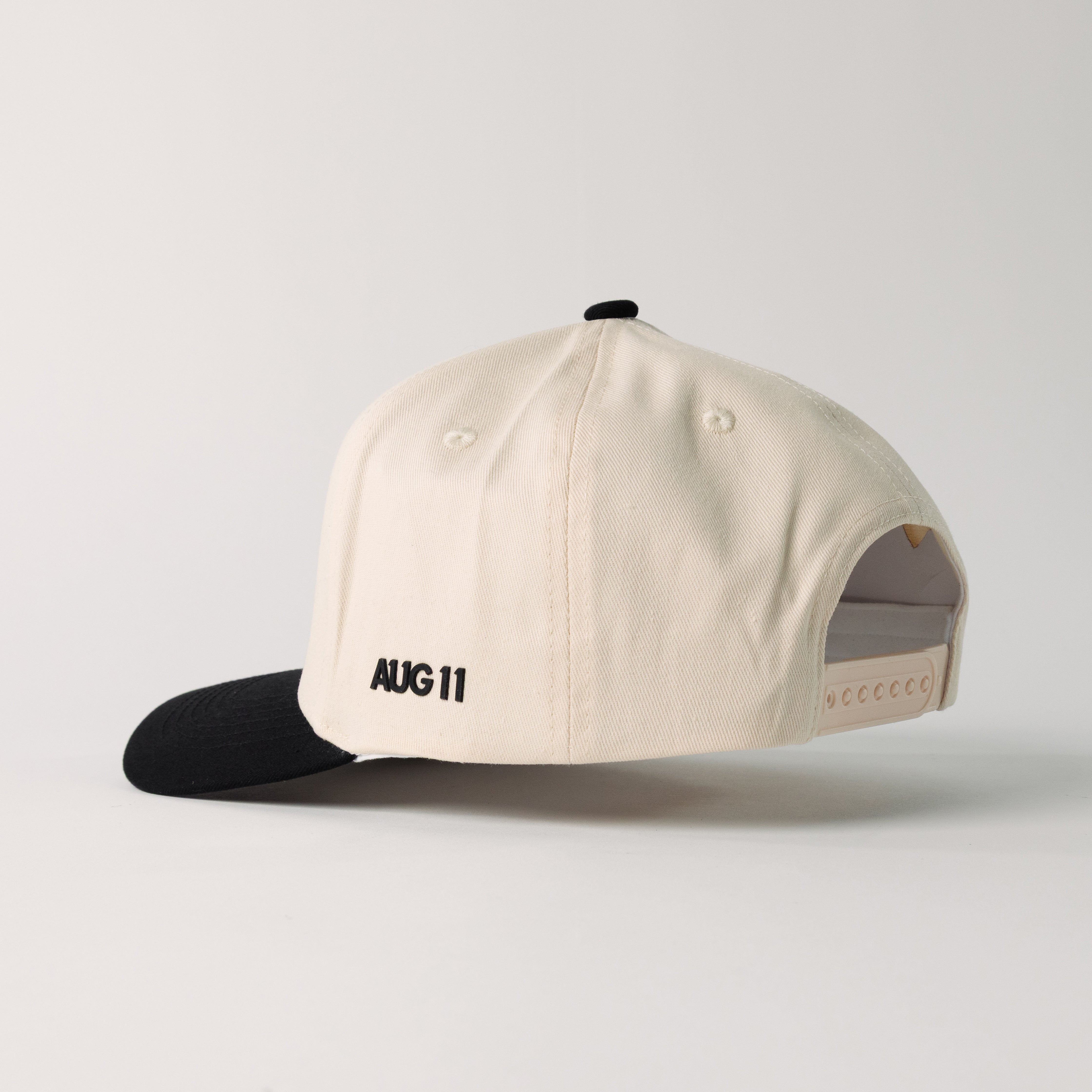 Crest Snapback (Creme/Black)