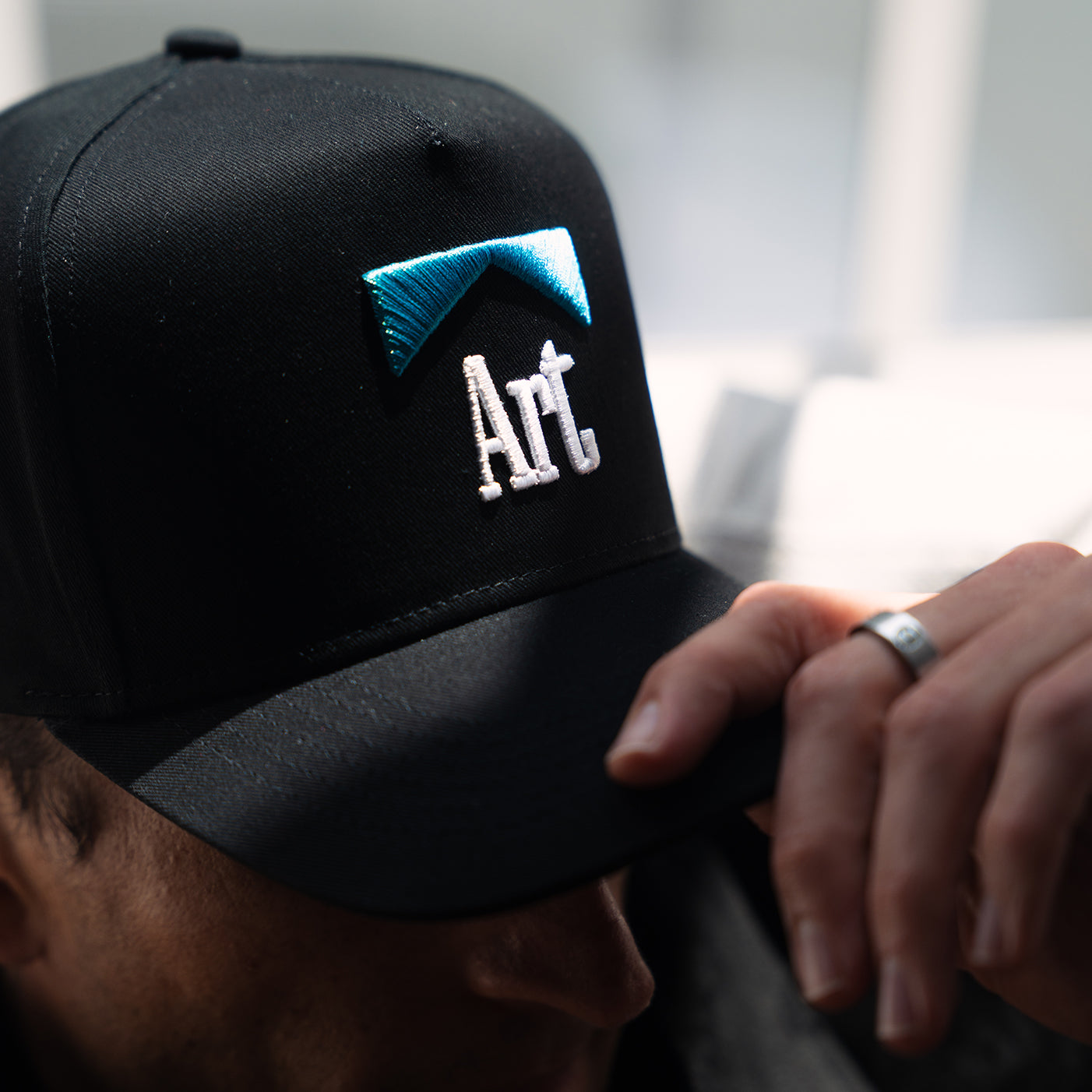 Art (Tiff Blue/Black)