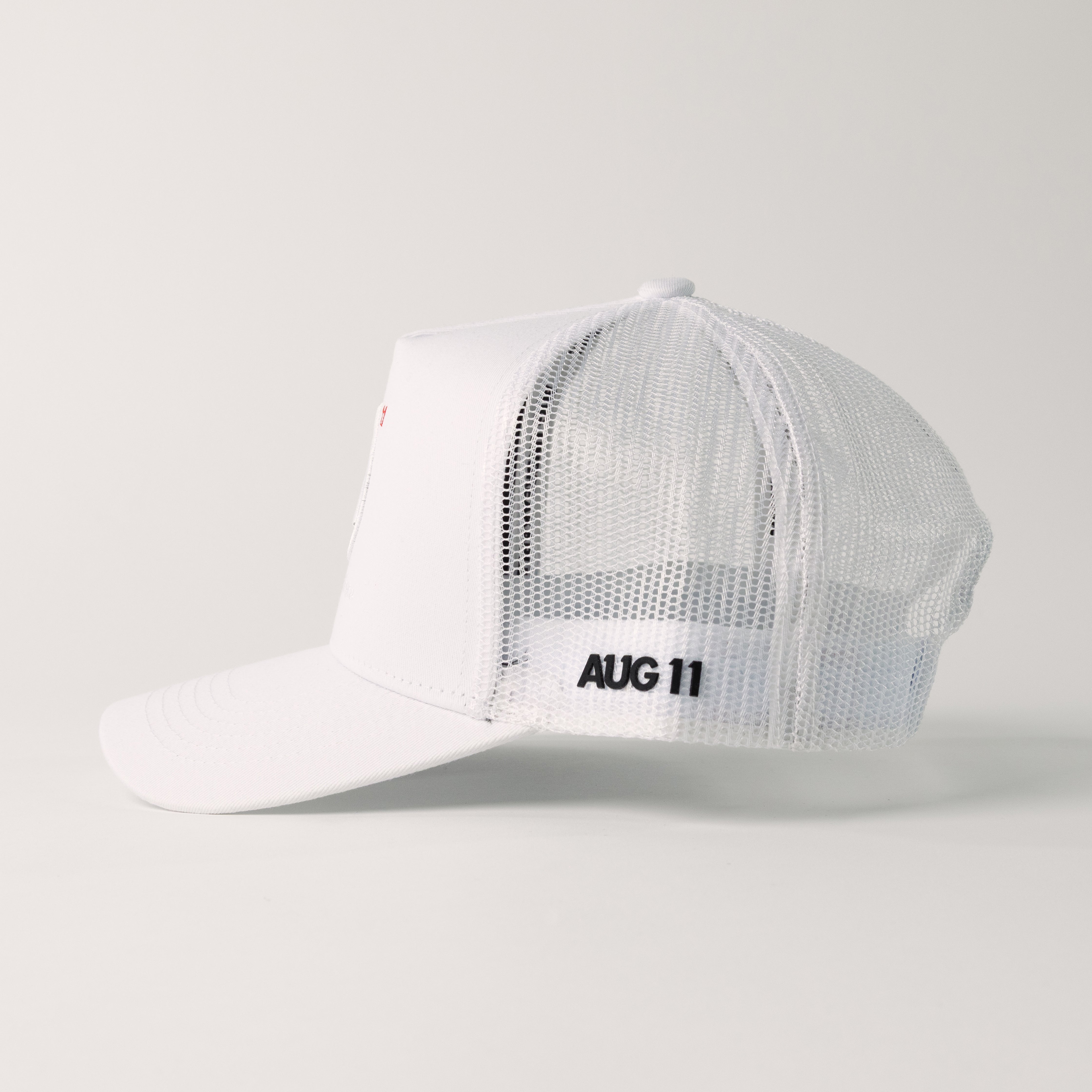Essentials Mesh Trucker (White)