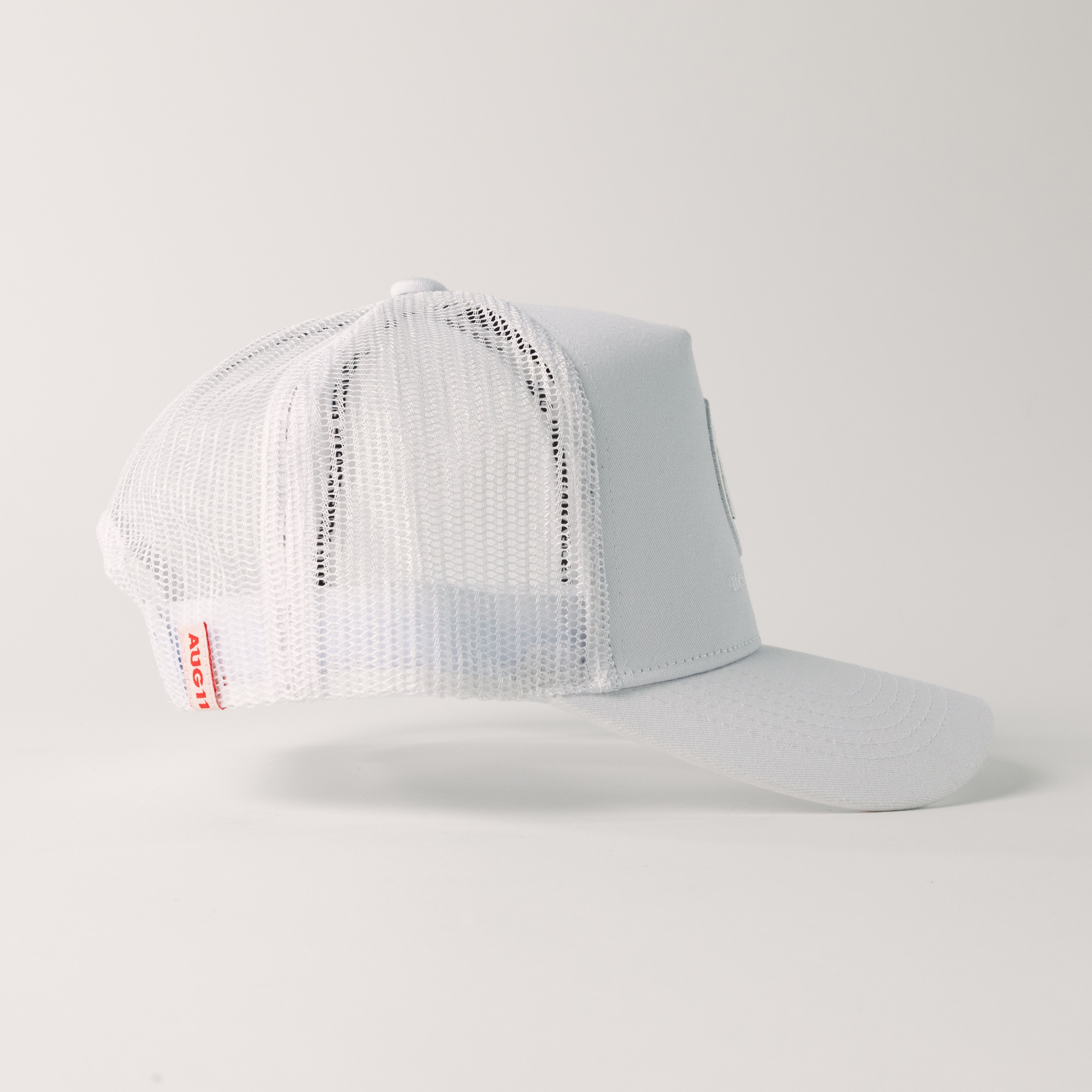 Essentials Mesh Trucker (White)