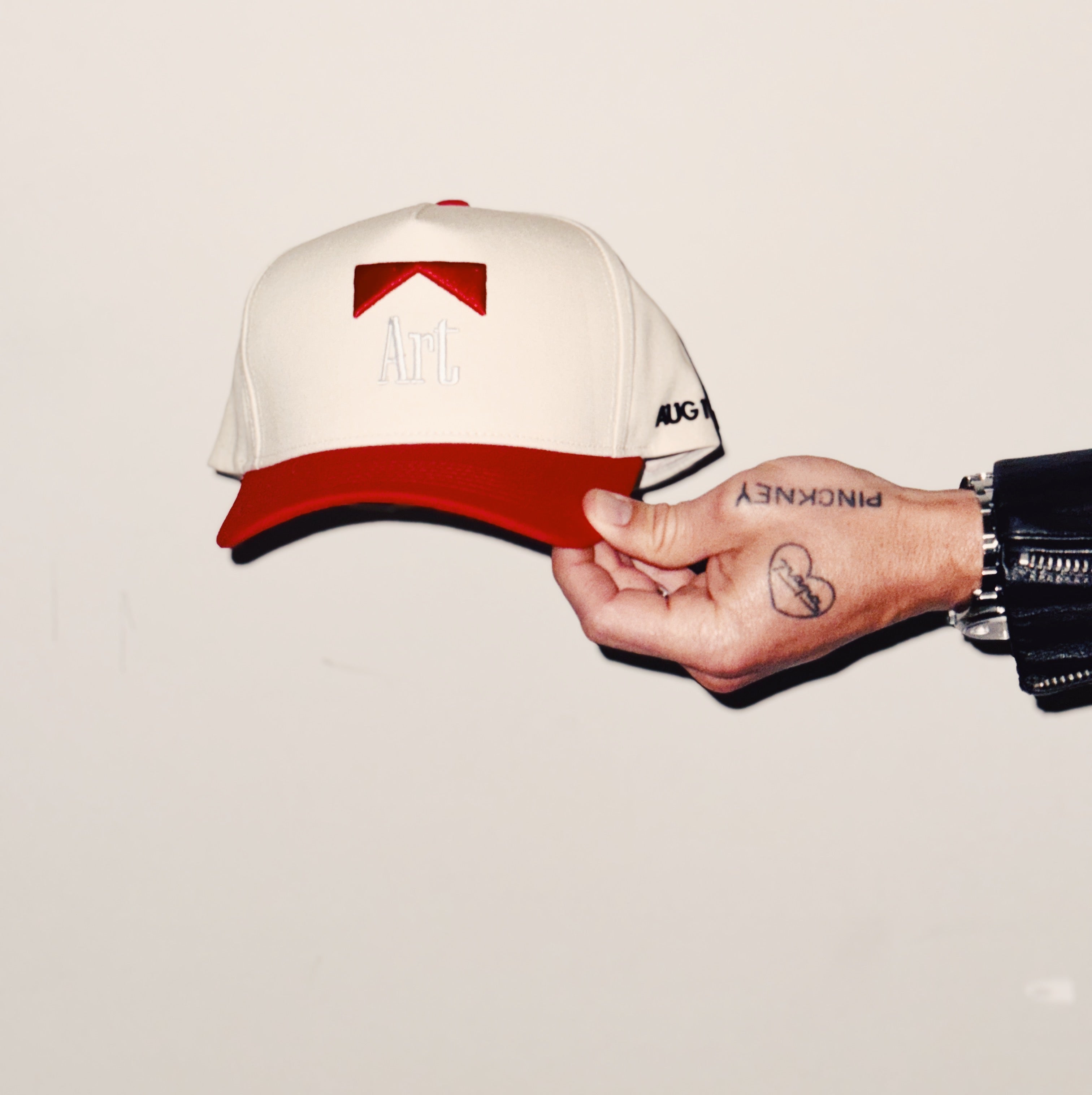 Art Snapback (Creme/Red)