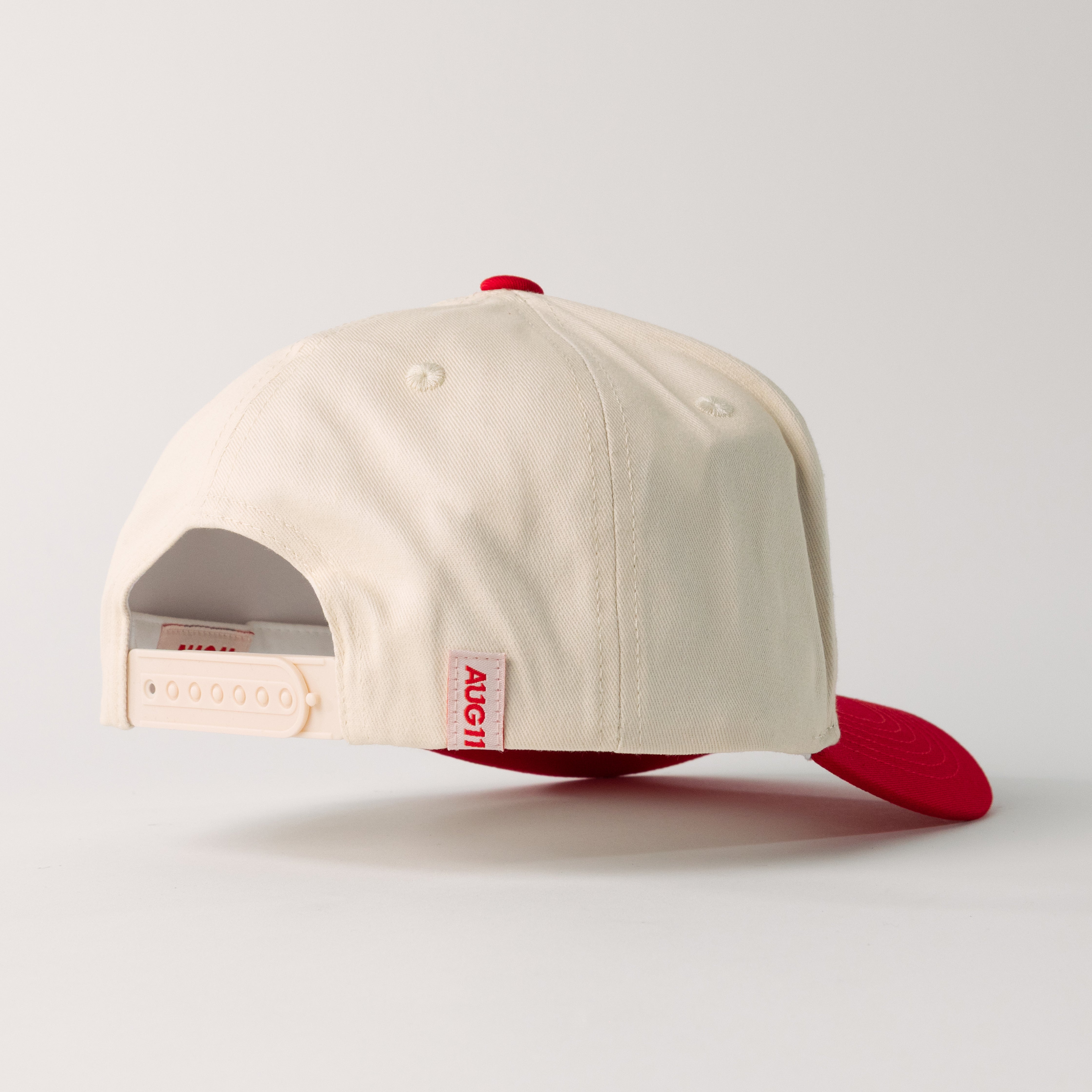 Art Snapback (Creme/Red)