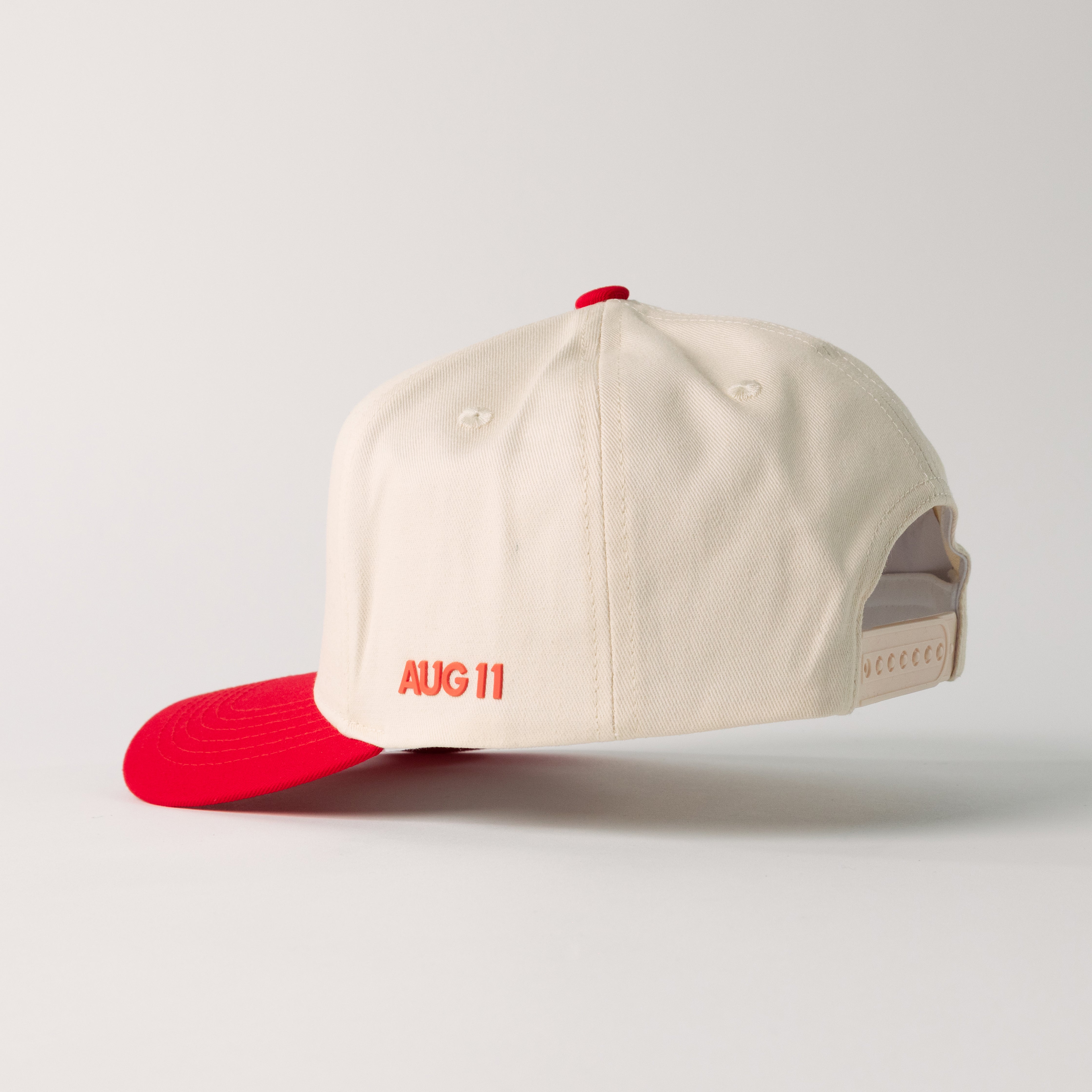 Art Snapback (Creme/Red)